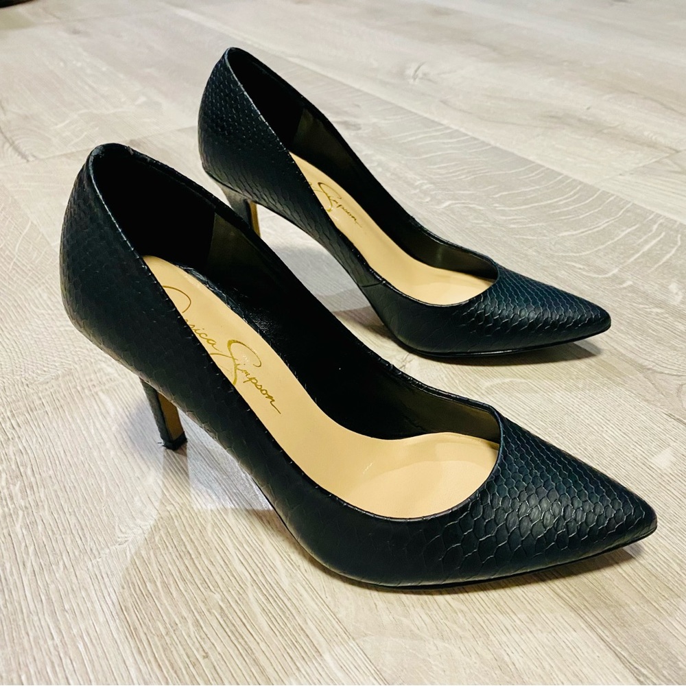 Jessica Simpson heels, black leather size 6 1/2